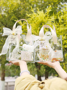 กล่องของขวัญที่ใช้งานได้จริงพร้อมที่จับคู่กับถ้วย พิธีเปิดกิจการ ของขวัญสำหรับงานเลี้ยงต้อนรับ ผ้าขนหนูสัมผัสระดับไฮเอนด์ ของขวัญ