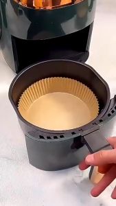 Kertas Air Fryer Isi 50 Pcs Anti Lengket Sekali Pakai - Baking Paper Alas Tahan Minyak Kertas Alas Airfryer