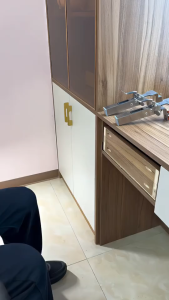 <kkt>  DỤNG CỤ VÀNG LẮP NGĂN TỦ ÂM: KẸP INOX ĐIỀU CHỈNH VÔ CẤP + HỆ THỐNG RÃNH TRƯỢT CHỐNG TRẦY GIẢM 80% THỜI GIAN THI CÔNG