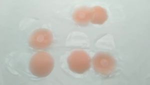 พร้อมส่ง ซิลิโคนปิดจุก จุกแปะไร้กาว จุกแปะปิดนม จุกซิลิโคน กันน้ำกันเหงื่อ ราคาถูกมาก kk99