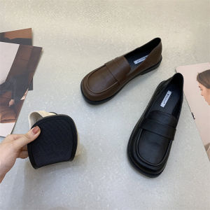 รองเท้าส้นแบนหนังนิ่มทรงสี่เหลี่ยมสำหรับผู้หญิง ฤดูใบไม้ร่วง 2025 รองเท้าส้นแบนแบบสวมสบายสไตล์ย้อนยุคสำหรับนักเรียน รองเท้า Loafers สไตล์ย้อนยุค