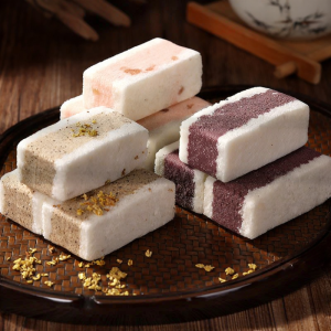 DXC | Traditional White Peach Oolong and Osmanthus Black Rice Cake Dessert