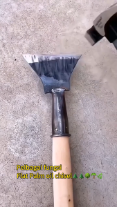 4.8 inch Pahat Kelapa sawit/ Chop Kelapa Sawit / Penggali Tanah/ Shovel/ Harvesting Chisel with Handle Pahat Kelapa sawit/ Chop Kelapa Sawit / Flat Palm oil chisel 土壤挖掘器/ 铲子/ 带柄的收割锄