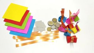 1ถุงห่อได้ 50 เหรียญ ยังไม่รวมกระดาษรองฐาน กระดาษสาห่อเหรียญโปรยทานขนมใส่ไส้ สี่เหลี่ยม