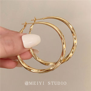 Fashionable Vintage French Twisted Metal Large Hoop Earrings Classic Elegant High-End Feelings New Style Versatile Stylish Jewelry Accessories