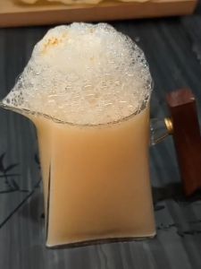 Penghilang Noda Kopi & Teh: Pembersih Serbaguna untuk Alat Makan