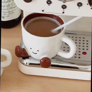 Ready Stock       Creative Smiling Face Ceramic Mug Suitable for girls Cartoon coffee cup Coffee cup with high appearance level