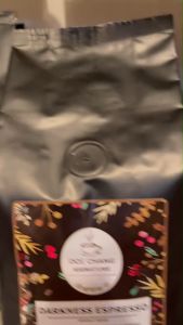 *พร้อมส่ง-SALE-ล้างสต็อก*กาเเฟดอยช้างคั่วเข้ม: Doi Chang signature :ดาร์กเพรสโซ่ (Dark Roast)เมล็ดกาแฟสดคั่ว จากดอยช้าง100% อราบิก้า :Darkness Espresso 250 g. 2 ถุง :ARABICA COFFEE.