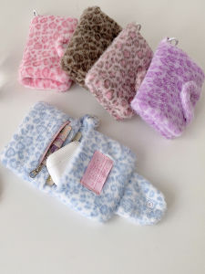 Fluffy Leopard Wallet with Snap Closure 0g