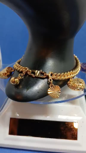 An Ori.Emas Korea(24K Gold Plated)Rantai Tangan Sederhana Besar Gantung dgn 2 biji Crystal Unggul and 3 biji Love Besar- Ori. Korea Gold Bracelet Middle Size