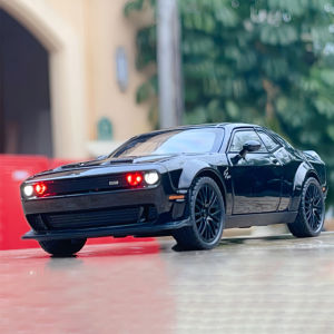LEO 1:32 Dodge Challenger Hellcat SRT Muscular Hellcat Cars Metal Diecast Alloy Toy Car Model Trucks For Kids Toys Vehicles Hobbies Collection