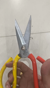 Kéo Cắt Lưỡi Thép Cán Bọc Nhựa 2 Màu Đổ Vàng( loại lớn dài 23cm)