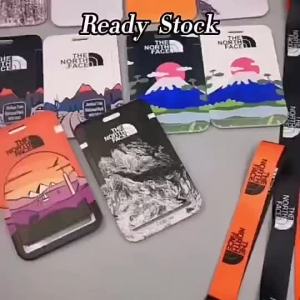 The north face พร้อมส่ง พวงกุญแจ บัตรรถบัส บัตรนักเรียน