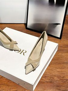 สีนู้ด รองเท้าส้นสูงสี ผู้หญิง ส้นบาง 2024 ใหม่ เซ็กซี่ สิทธิบัตร หนัง หัวแหลม หลากหลาย รองเท้าแฟชั่นแบบสวมใส่สบาย