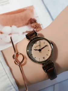 Retro Quartz Watch Women Classic Light Strap British Classic Style round dial Fashion Gift