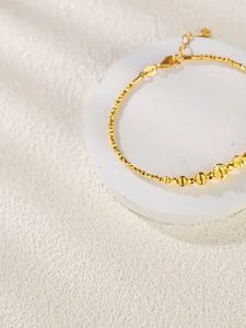 สร้อยข้อมือ กำไลข้อมือ ชุบสีเหลืองทอง สีดูเป็นธรรมชาติ ขนาดพอดีกับข้อมือ ดีไซน์สวยน่าใช้งาน เสมือนทองจริง99% ออกแบบมาอย่างดี มีคุณภาพสูง Fine day