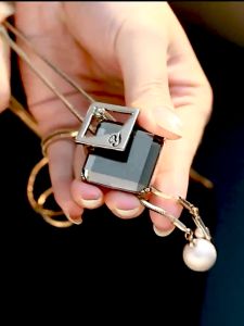 Kalung Sweater Rantai Panjang Liontin panjang 90 cm + liontin bunga permata / Geometri Dua Layer Kristal Hitam Imitasi