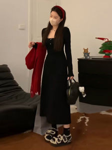 ชุดเดรสยาวถักสีดำสไตล์ Hepburn เสื้อคลุมฤดูใบไม้ร่วง ฤดูหนาว 2025 ใหม่ ชุดกระโปรงยาวสำหรับผู้หญิง สไตล์ฝรั่งเศส เสื้อคลุมด้านใน เสื้อชั้นใน เสื้อชั้นใน ฤดูใบไม้ผลิ ฤดูร้อน ฤดูใบไม้ร่วง ฤดูหนาว