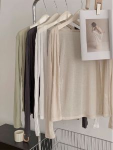 เสื้อคาร์ดิแกนผ้าไหมน้ำแข็งสไตล์เกาหลีสำหรับผู้หญิงในช่วงฤดูร้อน เสื้อคลุมกันแดดแบบบาง กระโปรงชั้นใน ผ้าโปร่ง เสื้อคลุมเครื่องปรับอากาศ