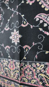 Sorban Kashmiri ARIFAT Shawl Full Motif Print Hitam