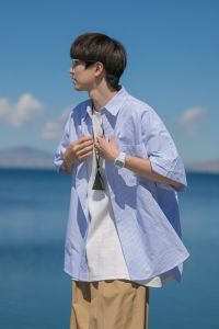 Áo Sơ Mi Nam Tay Ngắn Mùa Hè Màu Xanh Rộng Rãi Thoải Mái Phong Cách Trẻ Trung Áo Khoác Ngoài Phong Cách Hồng Kông Thường Ngày