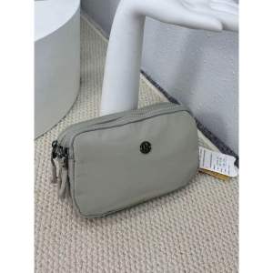 CB2239-SF POUCH/TAS SELEMPANG WANITA CHIBAO 4Sleting ((1Tali))