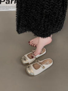 รองเท้าแตะ Mary Jane ทรงหัวกลมพื้นแบนสำหรับผู้หญิง ฤดูร้อน 2024 รองเท้าแตะส้นเตี้ยแบบสวมสบาย พื้นยาง สไตล์เกาหลี