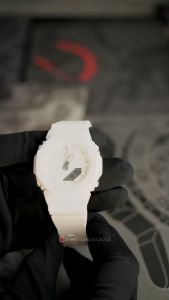 Jam Tangan Wanita Casio G-Shock GMA-P2100-7A White Dial & Resin Band