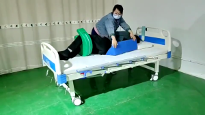 Nestoria  หมอนรองทางการแพทย์ หมอนผู้ป่วย ระบายอากาศดี ป้องกันแผลกดทับ ช่วยพลิกตัว ทรงR สามเหลี่ยม น้ำหนักเบา