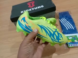 Sepatu Bola Anak Laki Laki Usia 2 - 5 Tahun PAUD TK SD SMP 1 2 3 4 5 6 7 8 9 0 Tahun-KIDZTUBS1606111623 - Sepatu Football Kids, Sintetis Combinasi, Ukuran 26-35, 100% Baru, BUBEL Packaging (EXPORT)