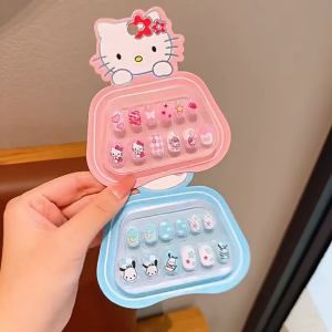 สติกเกอร์ติดเล็บมีกาวสำหรับเด็กผู้หญิง1ชุดสติกเกอร์ติดเล็บสำหรับเด็กลาย Hello Kitty Cinnamoroll Kuromi