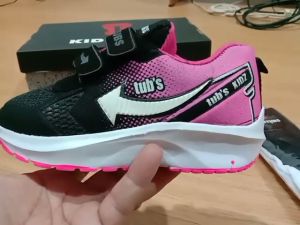 Sepatu Sekolah Anak Perempuan Sepatu Warna Hitam Murah Tali Perekat Rekat Kecil Tanggung Umur 6-10 Tahun PAUD TK SD SMP SMA Kelas 1 2 3 4 5 6 7 8 9 0-KIDZTUBS2007040724