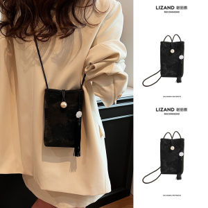 กระเป๋าสะพายข้างผู้หญิงแฟชั่นฤดูใบไม้ร่วงและฤดูหนาวสไตล์จีนใหม่ กระเป๋าใส่โทรศัพท์มือถือแบบสะพายข้าง กระเป๋าสะพายไหล่แบบลำลอง วัสดุ PU