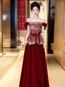 ชุดราตรียาวสีแดง ชุดแต่งงาน ชุดราตรีวันเกิด ชุดเดรสยาว แขนกุด กระโปรงสั้น คอวี สไตล์เกาหลี ผ้าโพลีเอสเตอร์ 100%