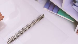 Sổ còng sắt Binder bìa nhựa A4 và Lõi Giấy caro kẻ ngang Gia Nguyễn --