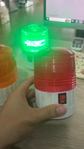 Đèn cảnh báo công trình dùng Pin có đế nam châm có nút on off dùng led chớp nháy bảo hộ lao động chớp nháy