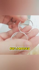 พร้อมส่ง ต่างหู 92.5% ต่างหูเงิน Silver925 ใส่แล้วไม่คัน หากคุณไม่ชอบการซื้อคุณสามารถคืนสินค้าได้โดยตรง