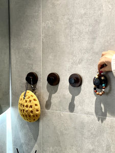 Vintage Style Bathroom Hook Sticky Suction Cup Clothes Hanger Strong Load Bearing No Trace Door Back Mounted Bathroom Hook