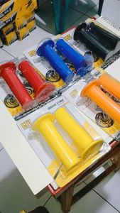 1 SET HANFAT / HANDGRIP UNIVERSAL HITAM SARUNG STANG MOTOR WARNA HITAM MURAH