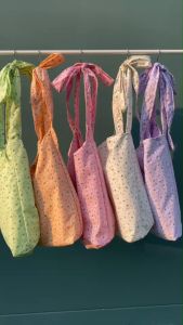 กระเป๋าสะพายข้างผู้หญิง ลายช่อดอกไม้💐