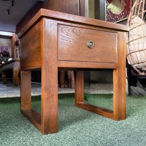 โต๊ะไม้สัก โต๊ะหัวเตียง ตู้หัวเตียง (Teak Bedside Cabinet) สูง 50 x กว้าง 50 x ลึก 40 cm. จัดส่งแบบประกอบแล้ว พร้อมใช้งาน ตู้ไม้สัก สีเสี้ยนดำน้ำตาล