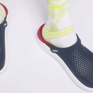 Crocs ส่งเร็วภายใน รองเท้าแตะ Crocs  SizeM4 และ M11 พร้อมส่ง รองเท้าชายหาด ถูกกว่าร้านทั่วไป คุณภาพดีใส่ได้นานกันน้ำ