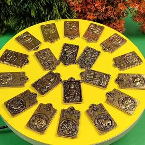 Móc khóa Phật bản mệnh (Bản vuông)