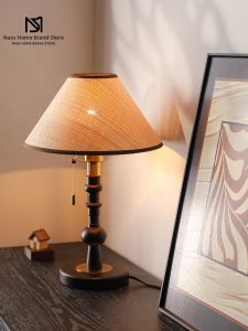 MOYU | Vintage Style Bedside Table Lamp Real Wood