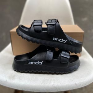 Ando Sandal Cowok  Full Karet Selop Hitam Bahan Empuk Nyaman Untuk Penggunaan Di Dalam Luar Rumah