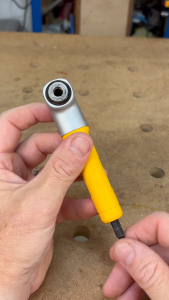 หัวสว่านไฟฟ้ามุมฉาก 90 องศา แกนหกเหลี่ยมสีเหลือง พร้อมหัวแม่เหล็ก สำหรับงานในที่แคบ รับประกันของแท้ 100%