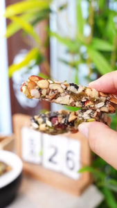 Sugar Free Handmade Eight Treasure Cake Crispy Mixed Nut Crunch Red Dates Peanuts Almond Snacks Pumpkin Kernel and Black Sesame Cake