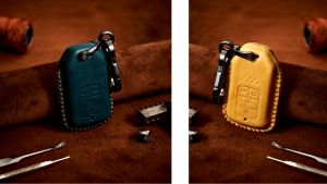 Handmade Genuine Leather Car Key Holder with Carabiner for Mitsubishi 2-Button Key Fob