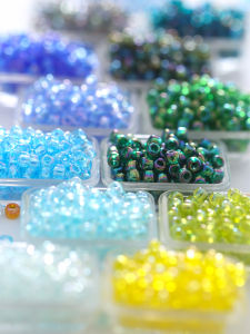 ลูกปัด TOHO นำเข้า 1.5 มม. 2 มม. 3 มม. ลูกปัดรูปเมล็ด ลูกปัดใสสีประกาย เครื่องประดับ DIY ทำมือ อุปกรณ์งานฝีมือ