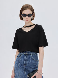 Fashionable V-neck Short-sleeved T-shirt Womens Loose Cotton Black Shoulder-baring Top Summer New Arrival Simple Style